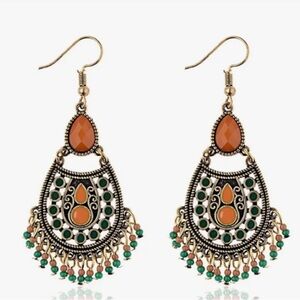 Water Drop Retro Earrings NWT